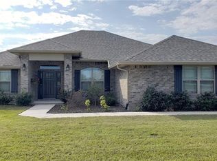 27808 Austin Woods Dr, Dade City, FL 33525