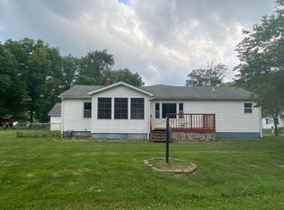 11 Sunset Dr, Millstadt, IL
