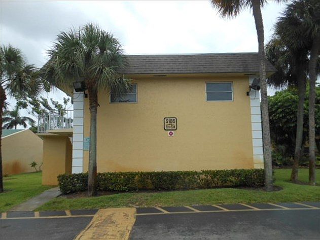 1st image of 5186 NE 6th Ave APT 707