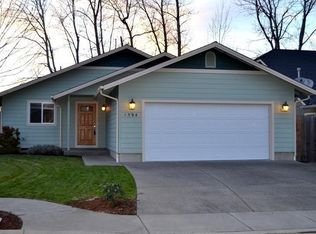 1594 SW Yucca Dr, Grants Pass, OR 97527