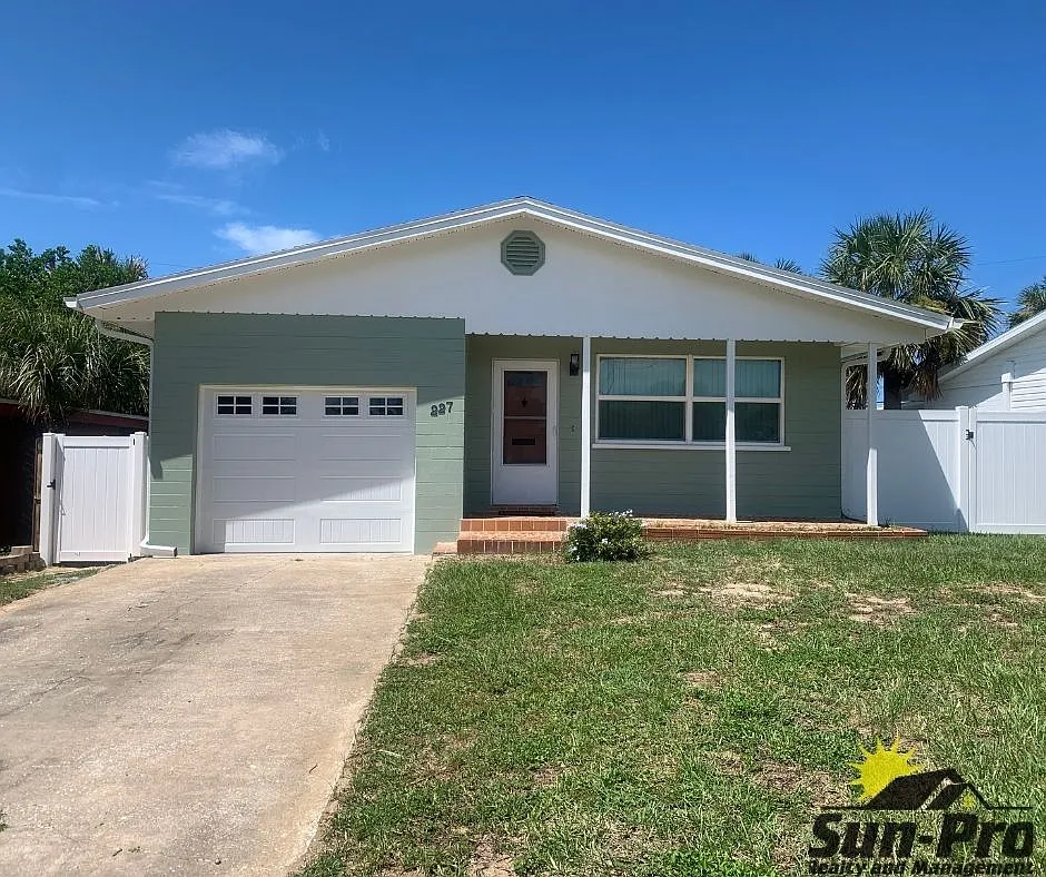 2 bed, 1.0 bath, 996 sqft, $1,975 — Photo 1