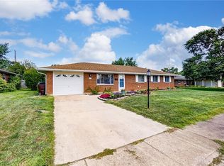 111 Silverstone Dr, Englewood, OH