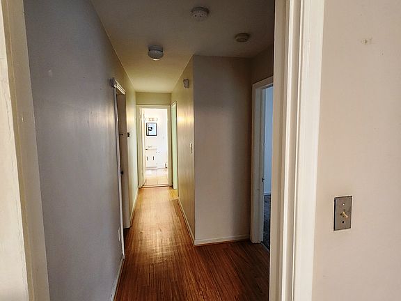 5th image of 20520 Outer Dr