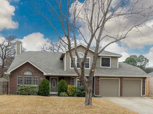 2066 Wedgewood Dr, Grapevine, TX 76051