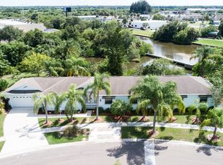 228 Lookout Dr, Apollo Beach, FL 33572