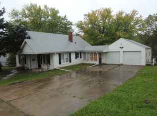 900 Dorothy St, Excelsior Springs, MO 64024