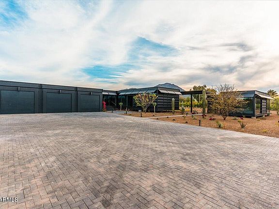 3rd image of 6637 E LINCOLN Drive