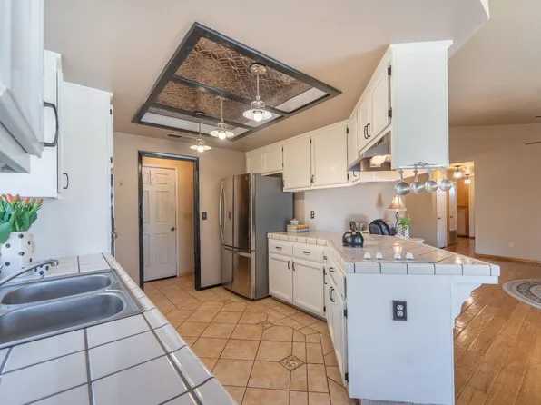 801 N Rosemore Ave, Modesto, CA 95358