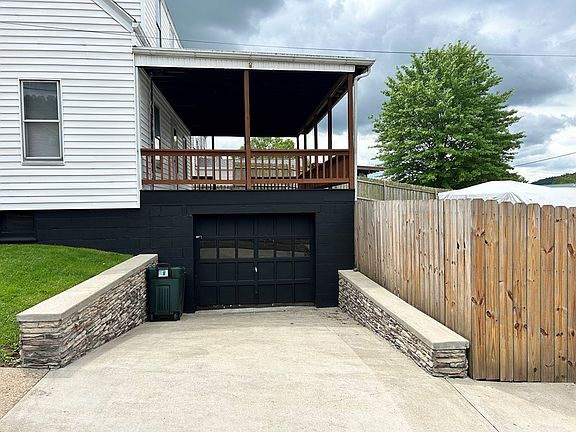 3rd image of 854 5th St