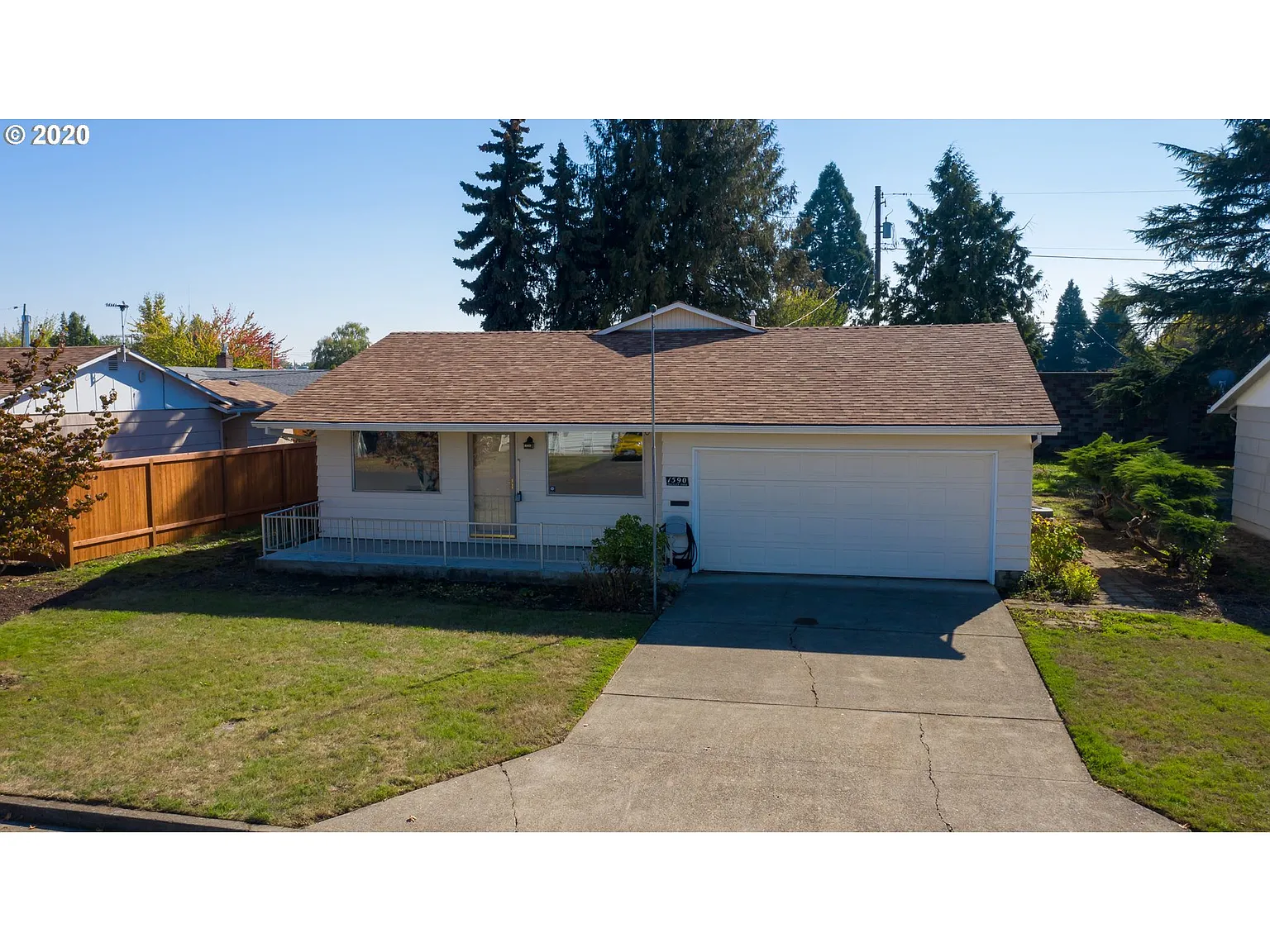 1590 Rainier Rd photo 1