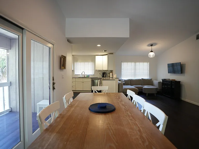 4930 Peaceable Way — Photo 20