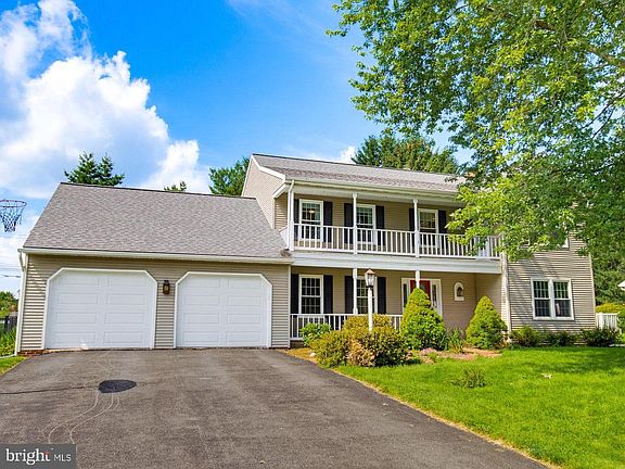 2nd image of 1189 Suffolk Dr