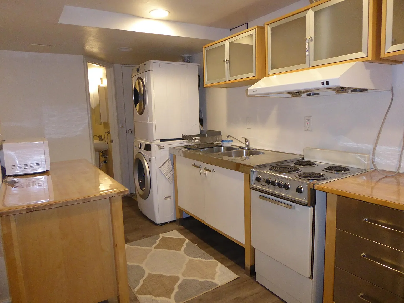 SE 38th Pl, Bellevue — Photo 3