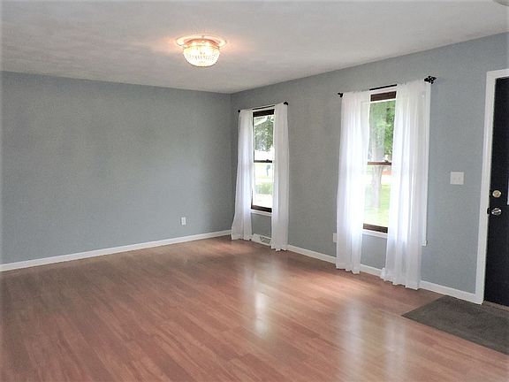 2nd image of 4424 Windsor Ct