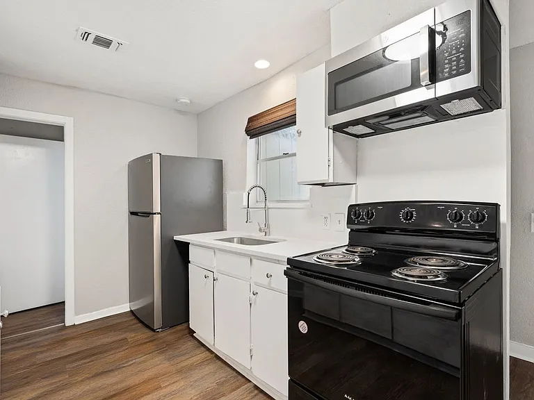 604 W Hollywood Ave #1 — Photo 10