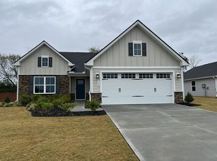150 Oakleigh Dr, Calhoun, GA 30701