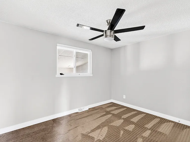 5246 Pierce St — Photo 22