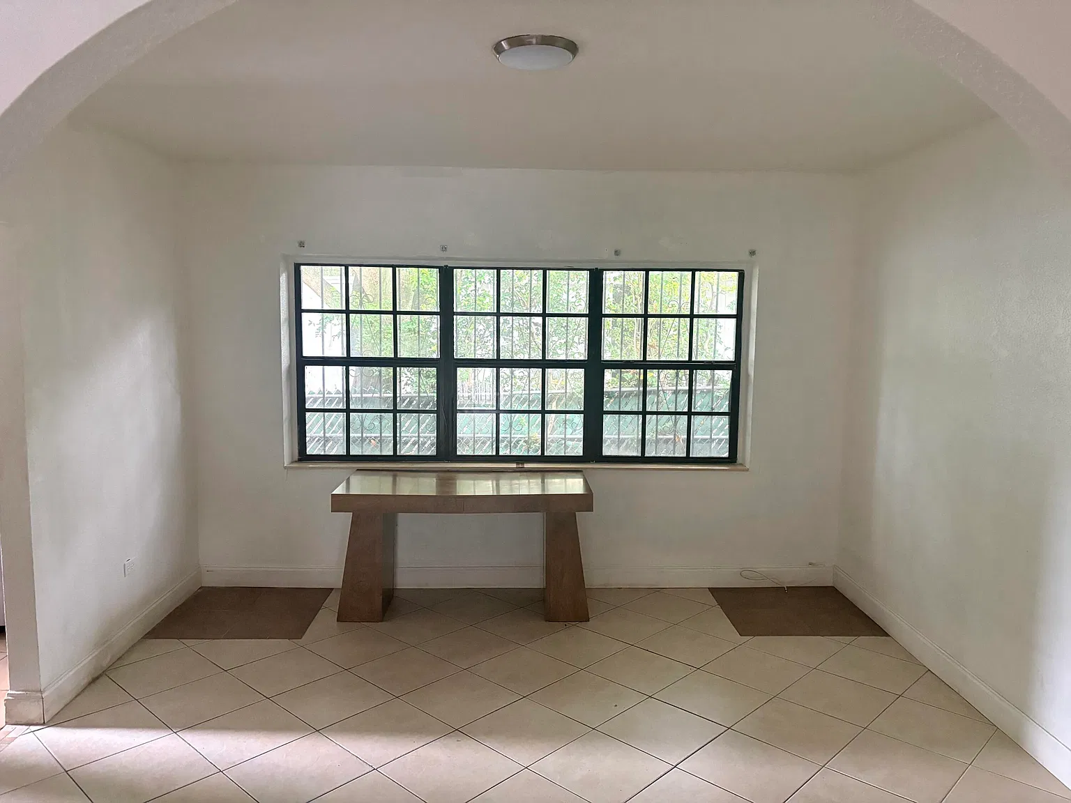 2 bed, 1.0 bath, 1920 sqft, $2,500 — Photo 1