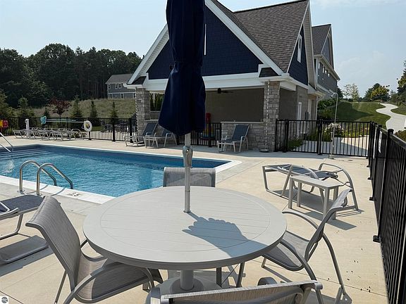 3rd image of 91 Vineyard Ridge Dr #13
