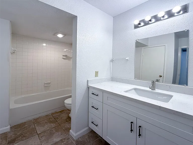 9201 Clarewood Dr #198 — Photo 11
