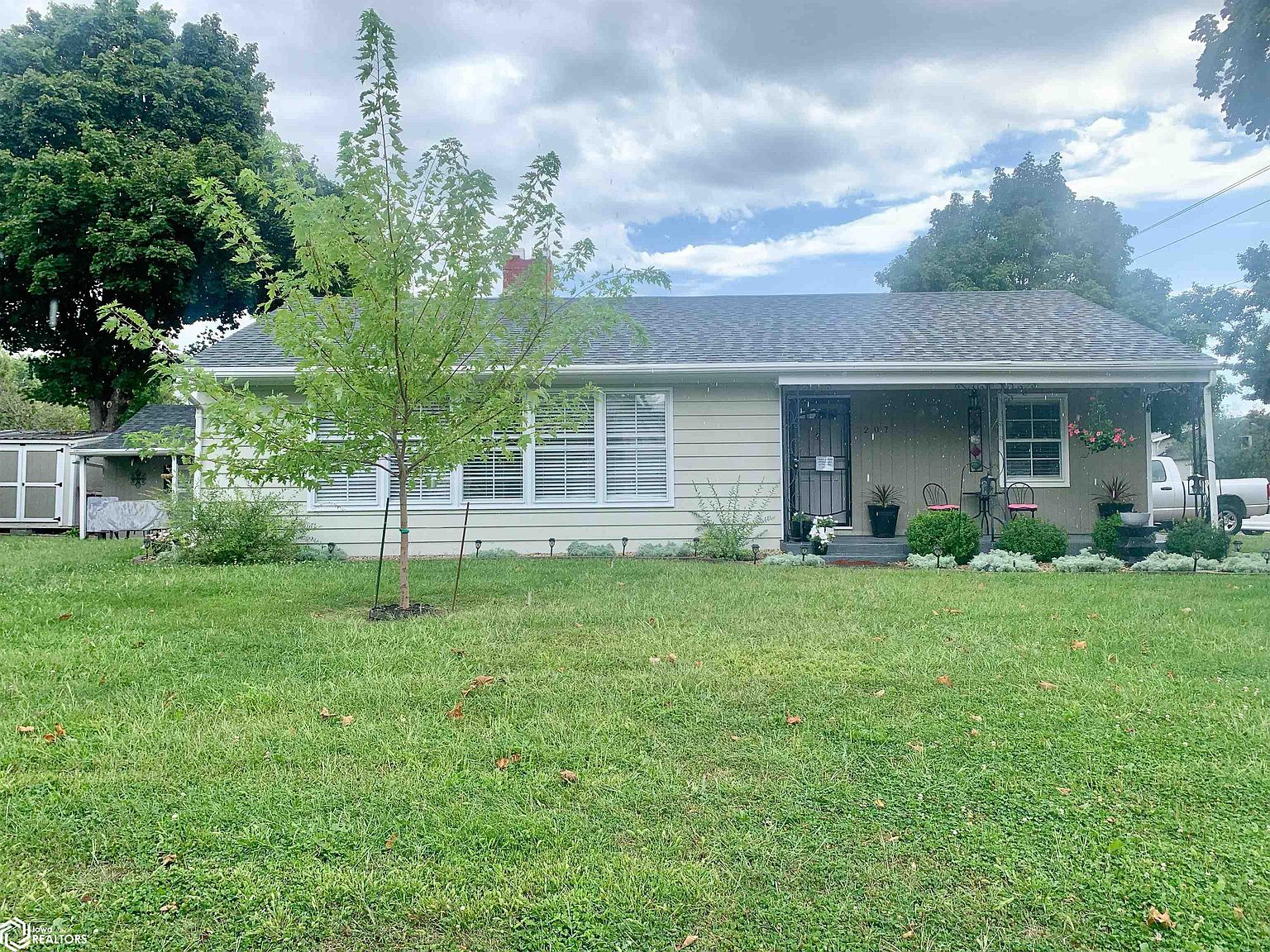207 S Walnut St, Jefferson, IA 50129 | Zillow