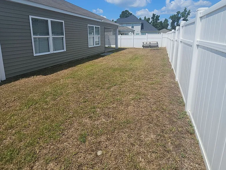 869 Twickenham Loop — Photo 23