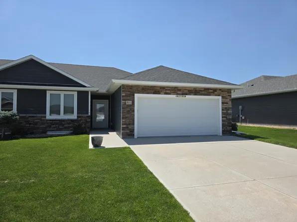 911 Remington Dr, Kearney, NE 68847