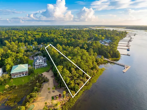 1384 Eden Rd, Awendaw, SC 29429