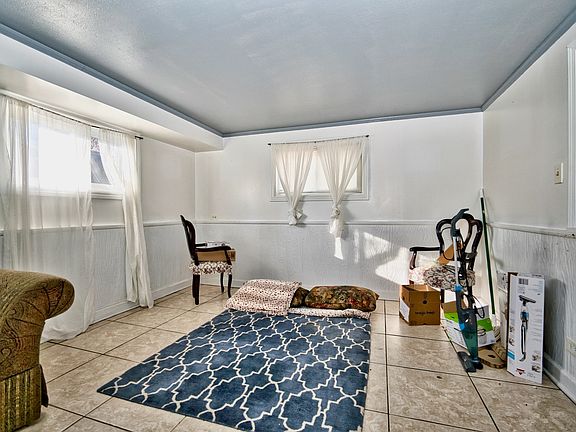 5th image of 7014 N Kilbourn Ave