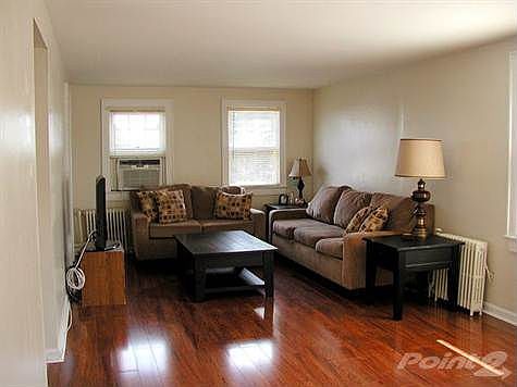 227E7thSt-LivingRoom-2ndFloor-web