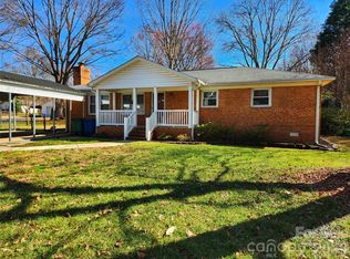 1308 Stallings Rd, Matthews, NC 28104