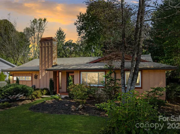 9 Glen Meadows Rd, Arden, NC 28704