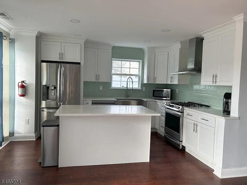 3 bed, 2.5 bath, $3,200 — Photo 3