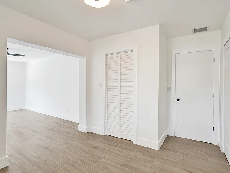 1250 SW 4th St — Photo 37