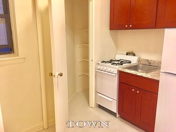 4th image of 525 E 88th St APT 2d