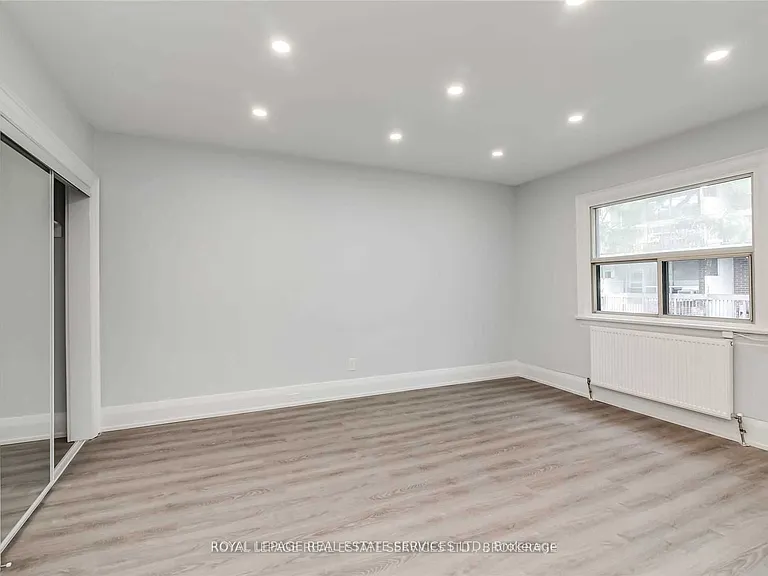 120 Vaughan Rd #20 — Photo 8
