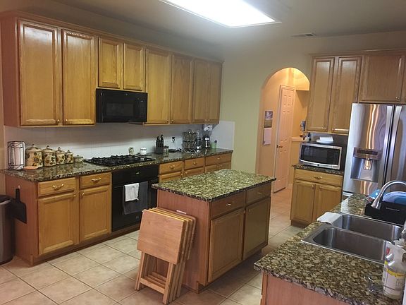 4th image of 157 Galleria Dr