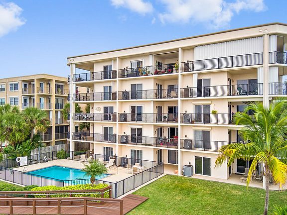 2nd image of 161 Majestic Bay Ave Unit 401