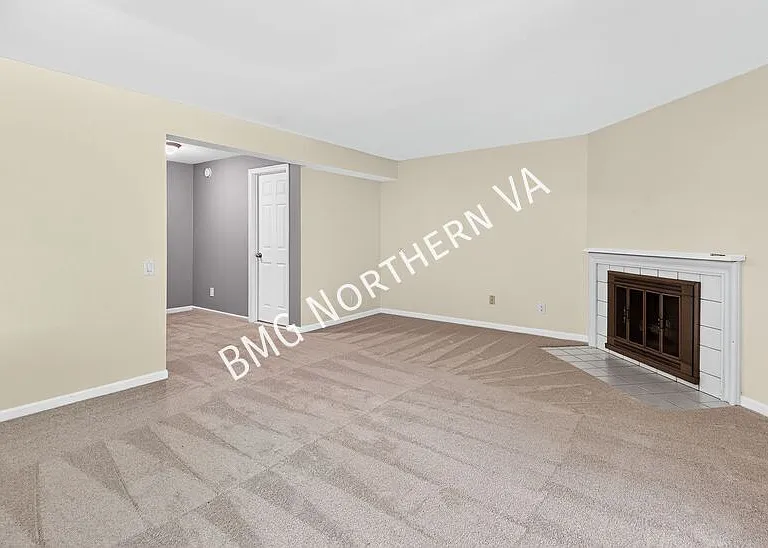 43790 Laburnum Sq — Photo 34