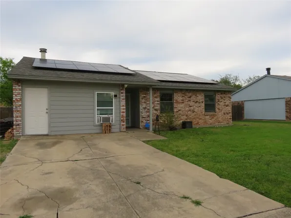 3213 Heritage Ln, Forest Hill, TX 76140