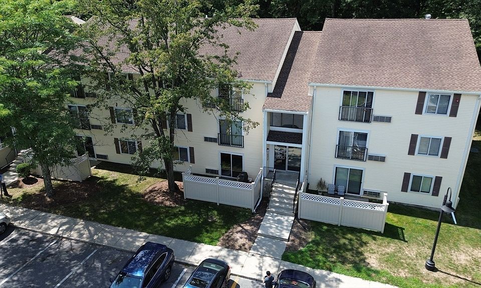 1st image of 9 Village Hill Ln APT 13