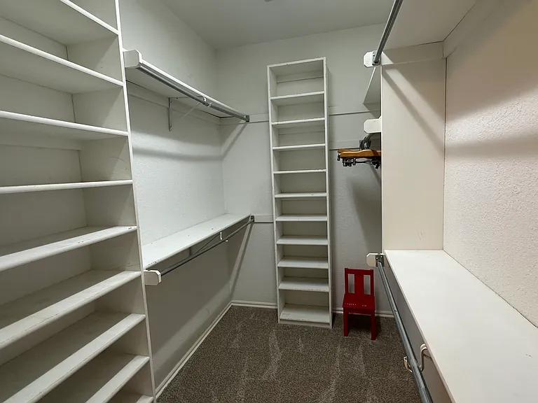 3901 Mayfair Dr — Photo 11