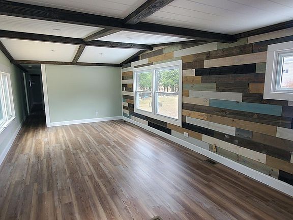 2nd image of 15 Hemlock Rd #15