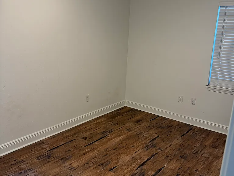 224 Maplewood St — Photo 8