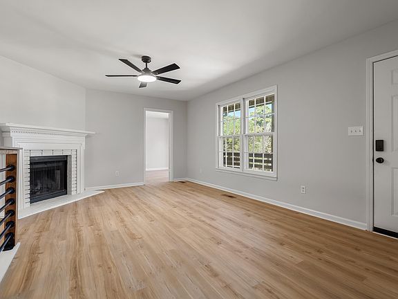 5th image of 1905 Carlisle Dr