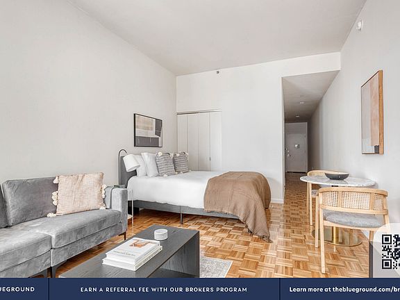 4th image of 90 Washington St APT 11M