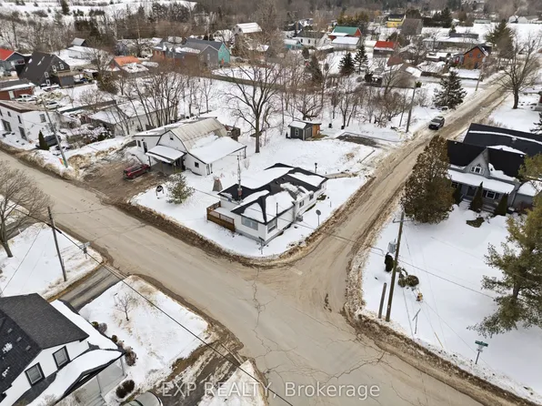 13 Saint Philip St, Prince Edward County, ON K0K 2P0