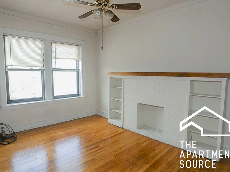 2612 W Gunnison St #2R — Photo 2