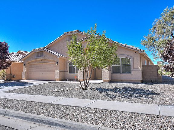 3rd image of 4415 Los Valles Dr NW