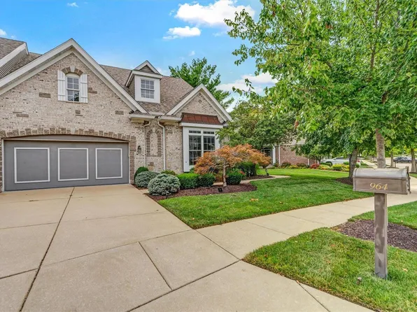 964 Chesterfield Villas Cir, Chesterfield, MO 63017